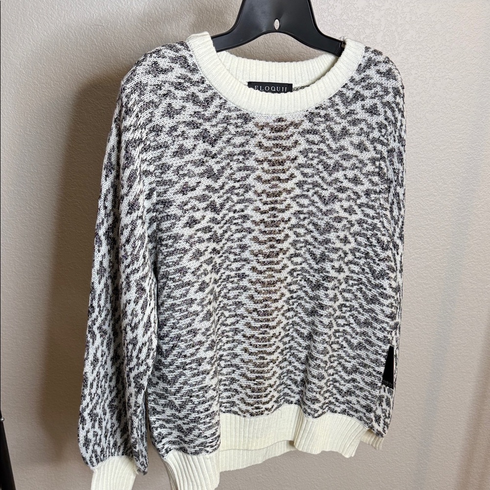 Eloquii NWT Cozy grey and White metallic thread geometric design Sweater Sz 14